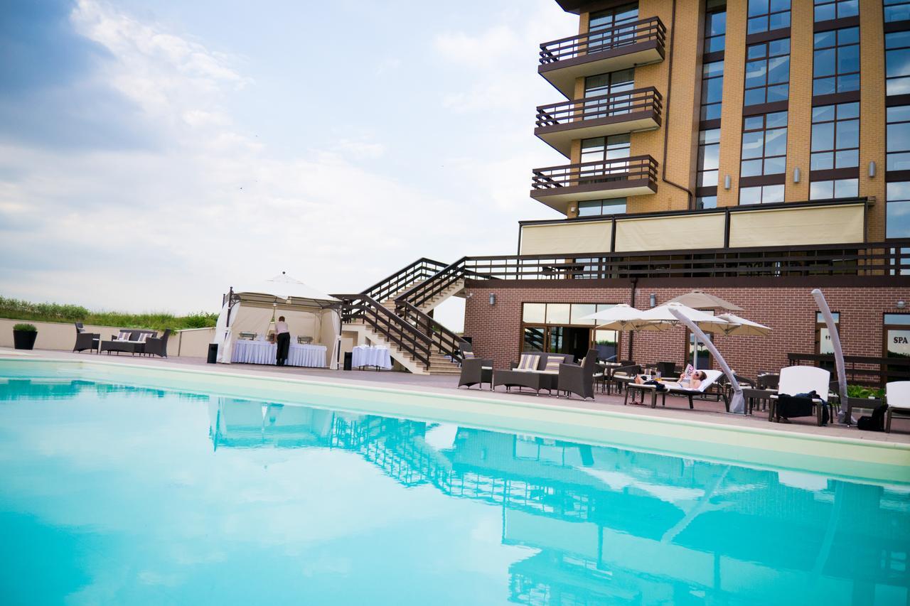 Superior Golf And Spa Resort Carcóvia Exterior foto
