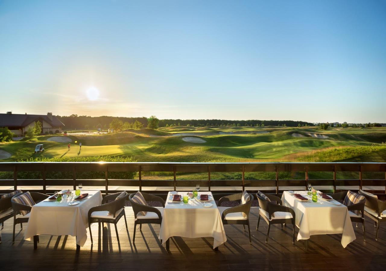 Superior Golf And Spa Resort Carcóvia Exterior foto